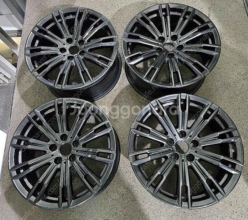 BMW G20 320I 790M 고스트크롬 18인치 순정휠 대품판매20만원--0